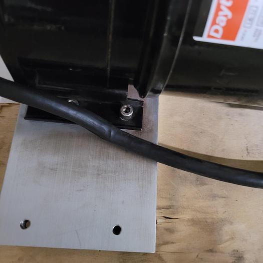 Used DAYTON 6Z820A AC GEAR MOTOR 1/6-1 HPCV - 110/220