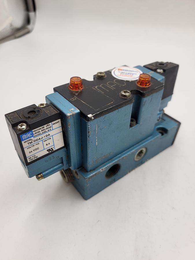 Used MAC solenoid valve 82A-FC-CAA-TM-DDAP-1DA & two TM-DDAJ-1DA