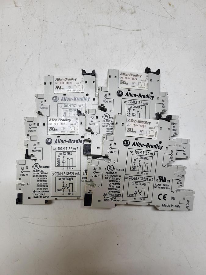 Allen-Bradley Bulletin 700-HLT1Z24 Ser.A 4 pieces