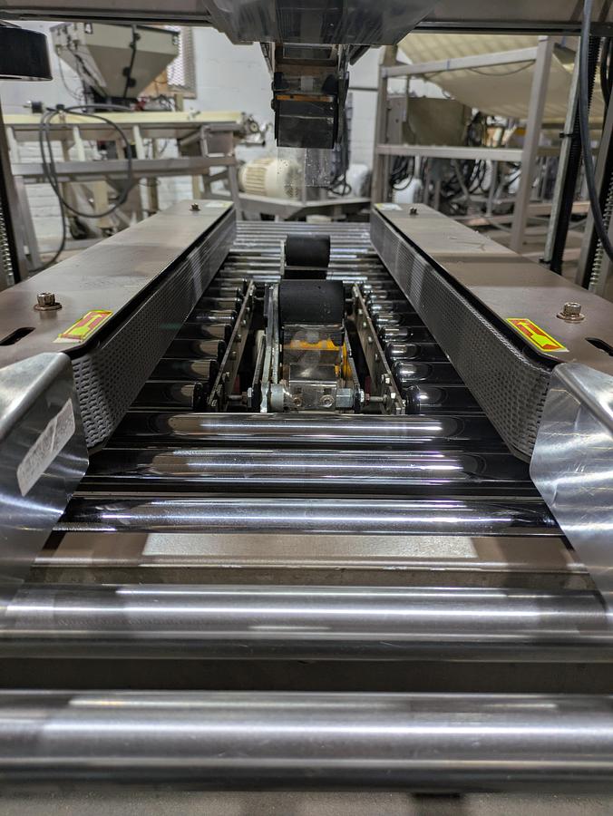 Used Highlight  2300-SDU case tape machine