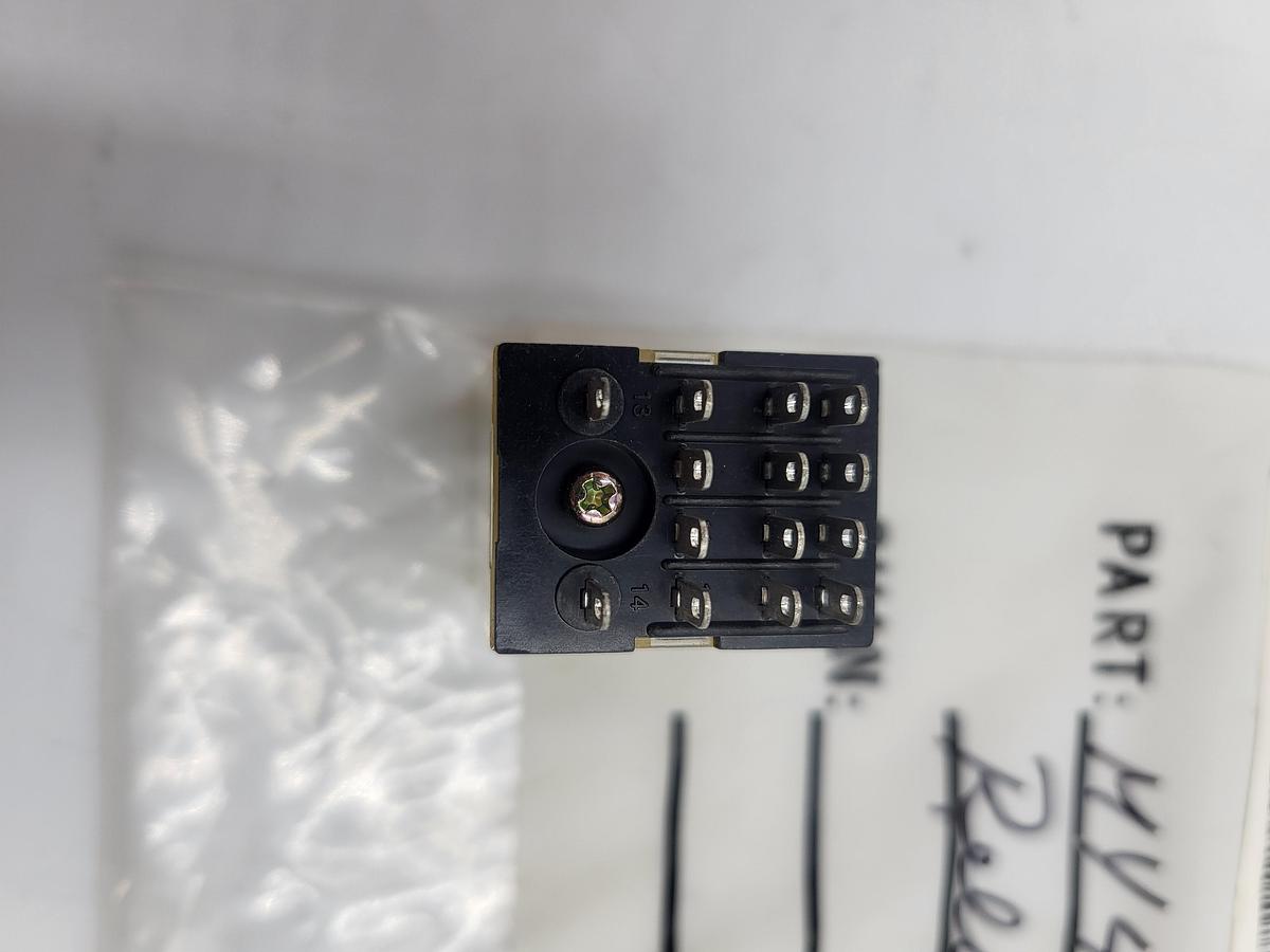 Omron MY4 relay IEC255 - 14 blade pins