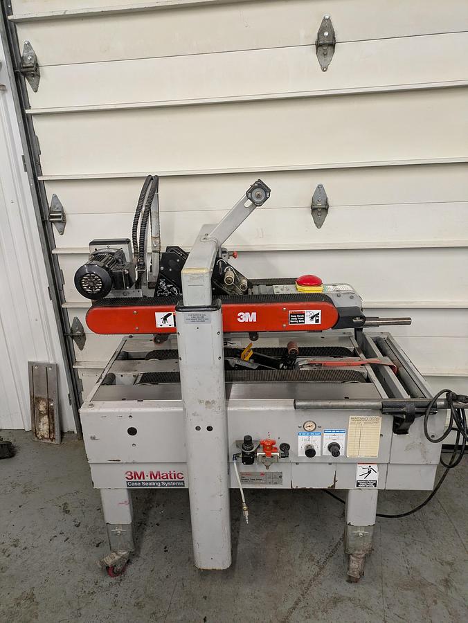 Used 3m 700R random case sealer with top and bottom tape heads
