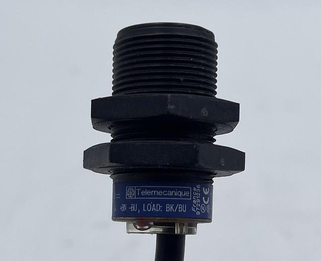 Used Telemecanique XS4P18PA340
