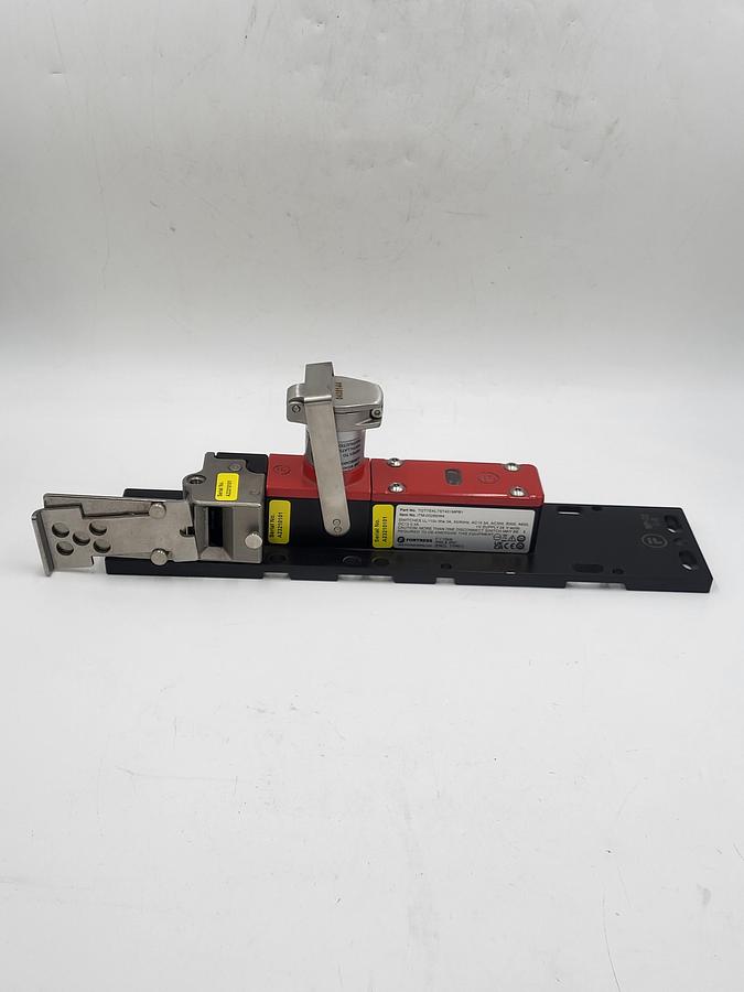 Used Fortress Interlock Item # 00289364 / PT # TI2T7EKL7ST401MPB1 on Fortress base MP-22 0-B
