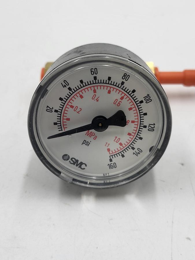 Used SMC Pressure gauge 160 psi - mounted on brass T line split