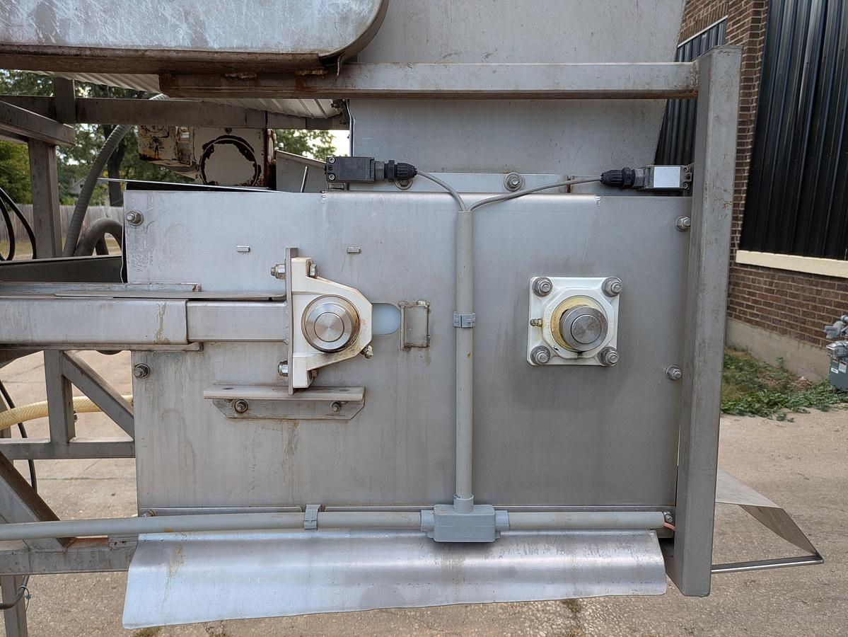 Used elevator with Key technology cluster breaker