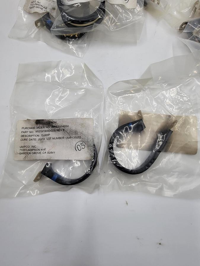UMPCO Snug-Fit Vibration-Damping Loop Clamp, Aluminum with Neoprene Cushion, 1-7/8" ID *NEW*