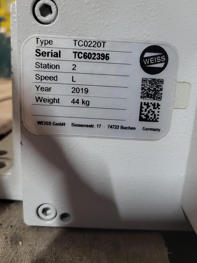 Used Weiss B14P120 motor 5.5AZKA 63L-8T & TC Rotary Indexing Table TC0220T