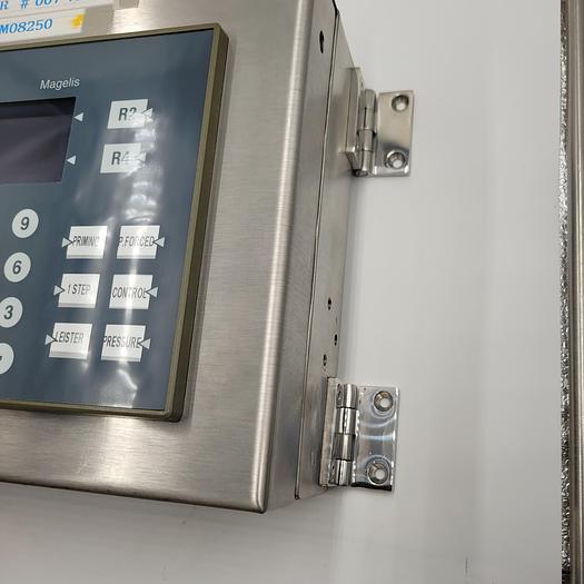 Used MODICON Square D Telemecanique XBTPM027010 OPERATOR INTERFACE W/ stainless steel enclosure & cables