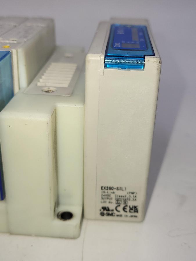 Used SMC SY5-IOL-0-N710RI W/ 10 solenoids SY5300 - 5UI - NA / One: EX260-SIL1 Serial Transmission System output