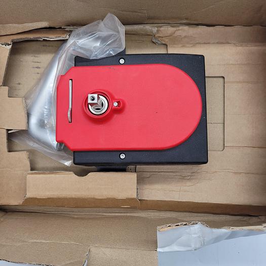 Used EUCHNER MGB-H-AA1A2-R-106049 Handle Module