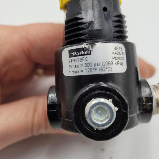 Used Parker Regulator, Air Inlet 1/4", NPT, 300 psi & ONE 1-1/2" gauge