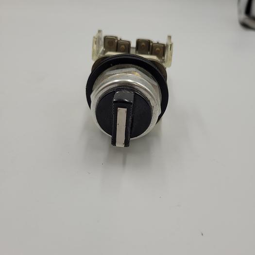 Used Allen-Bradley 800T-J5KE7 Selector Switch