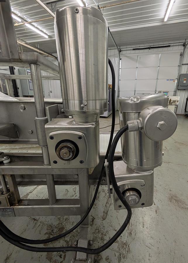 Used Friesens flattening conveyor, stainless