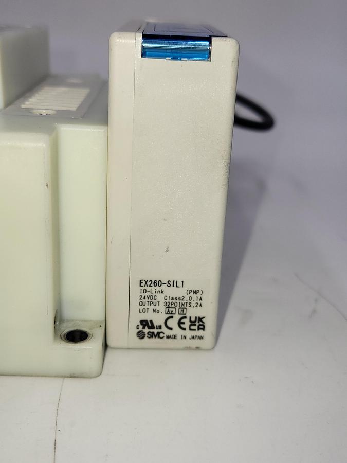 Used SMC SY5-IOL-0-N716RI W/ 16 solenoids SY5200 - 5UI - NA & EX260-SIL1 Serial Transmission System output