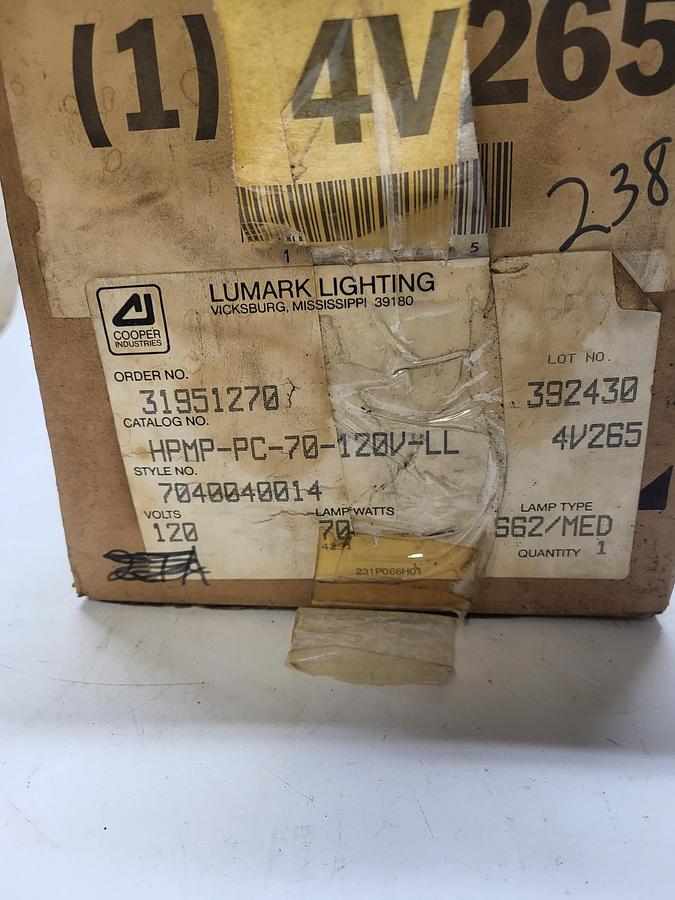 Used Lumark Lighting 31951270