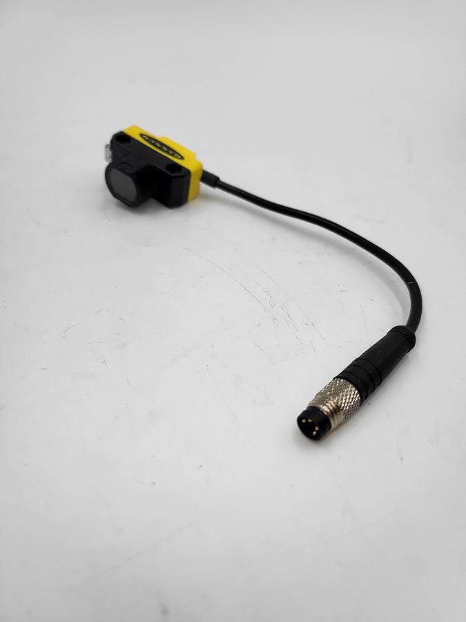 Used Banner Engineering QS18VP6LPQ8 Photoelectric Sensor
