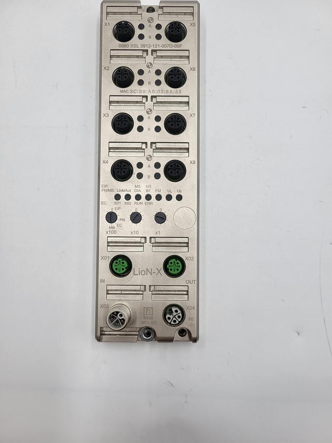 Used LION-X M12 IO-L Mounting: 2 hole screw mounting with standard M4 x 25 / 30 screws and self-locking