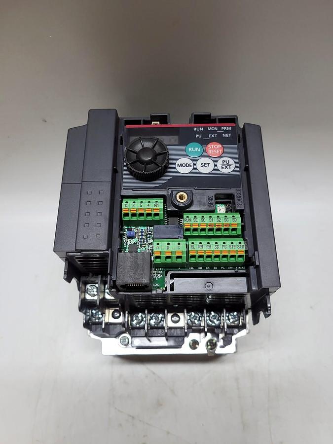 Mitsubishi Electric FR-D710W-042-N7 detail