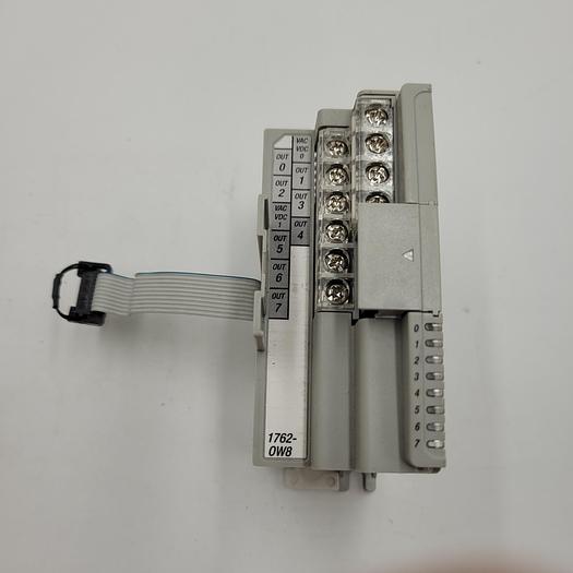 Used ALLEN BRADLEY MICRO LOGIX RELAY OUTPUT 1762-0W8 REV A REV A