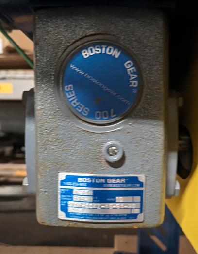 Roach powered roller conveyor