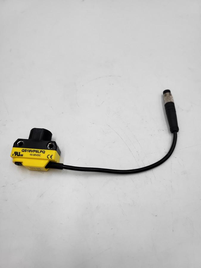 Used Banner Engineering QS18VP6LPQ8 Photoelectric Sensor