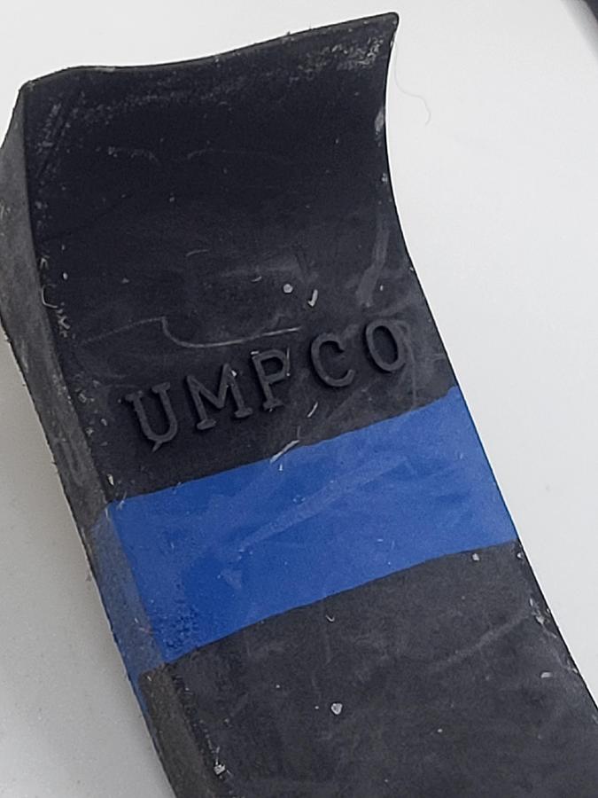 UMPCO Snug-Fit Vibration-Damping Loop Clamp, Aluminum with Neoprene Cushion, 1-3/4" ID *NEW*