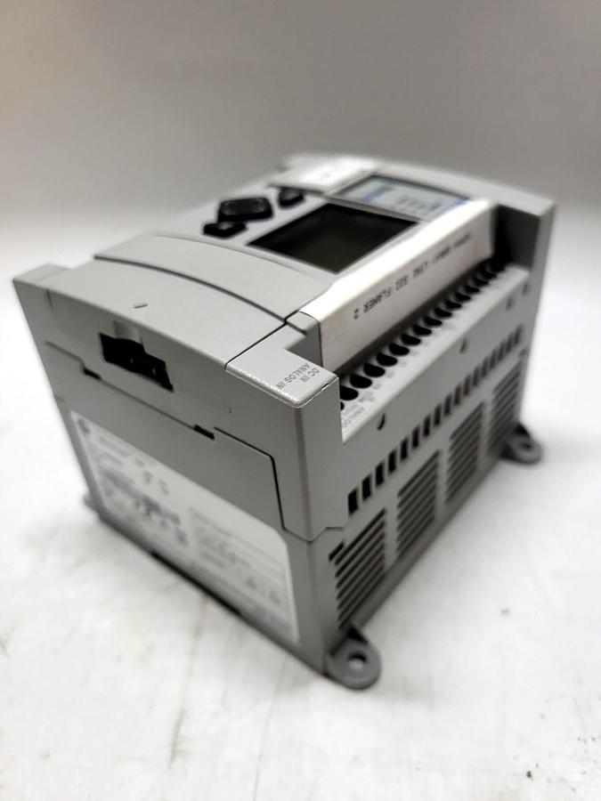 Allen-Bradley 1763-L16DWD detail