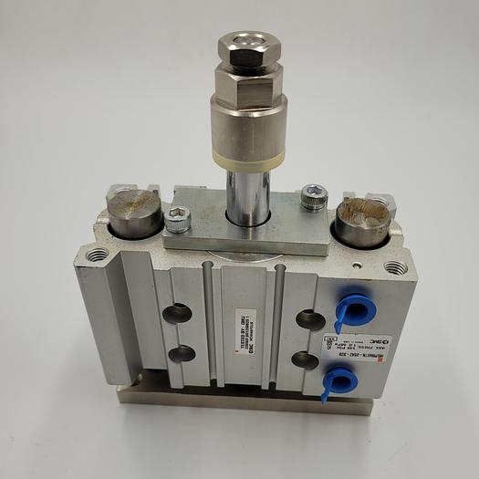 Used SMC GUIDED CYLINDER MGPM40TN-25AZ-XC8
