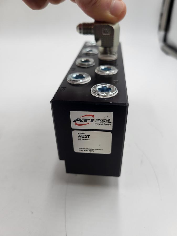 Used TI AE2T Tool Side Air Module With 8 - 3/8" NPT Pass Through Ports *NEW*