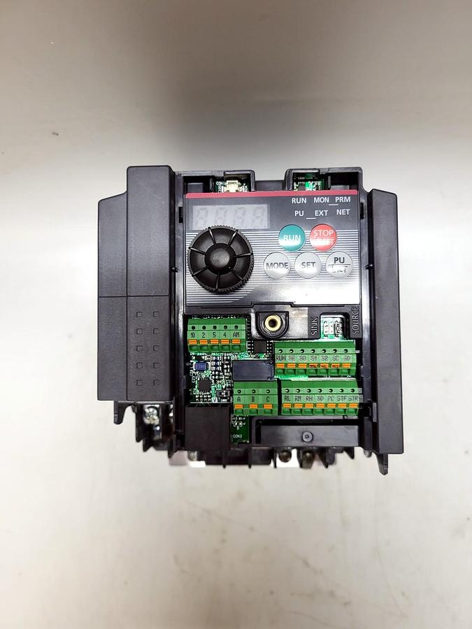 Mitsubishi Electric FR-D710W-042-N7 overall