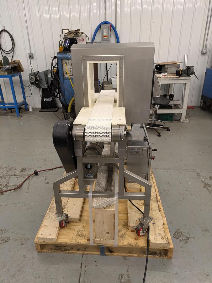 Used safeline metal detector 7-3/4" wide 12-1/4" tall