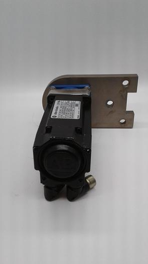 Used Allen-Bradley Inverter Duty AC Servo Motor Kinetix MPL-B330P-MK72AA