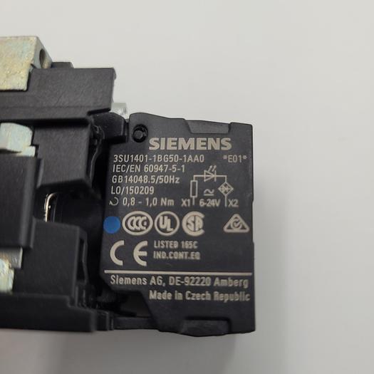 Used SIEMENS 3SU1401-1BG650-1AA0 WITH ILLUMINATED BLUE LIGHT