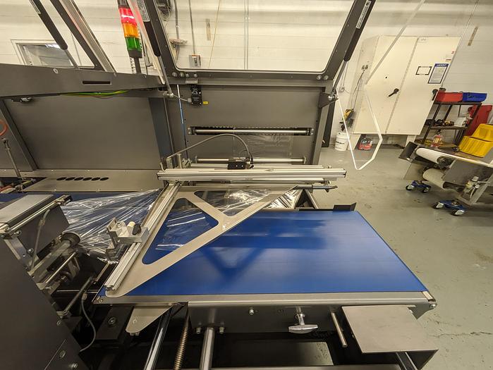 Used Kallfass Universa Servo 500 high speed automatic shrink wrap / with heat tunnel