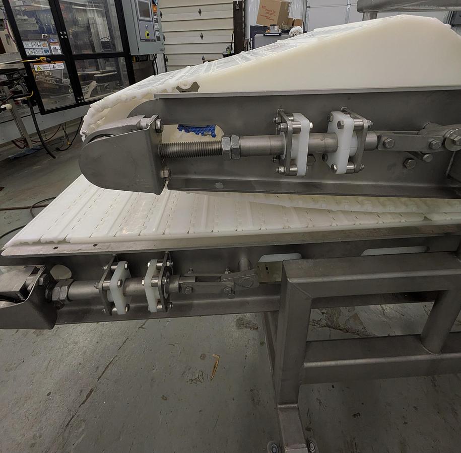 Used Friesens flattening conveyor, stainless