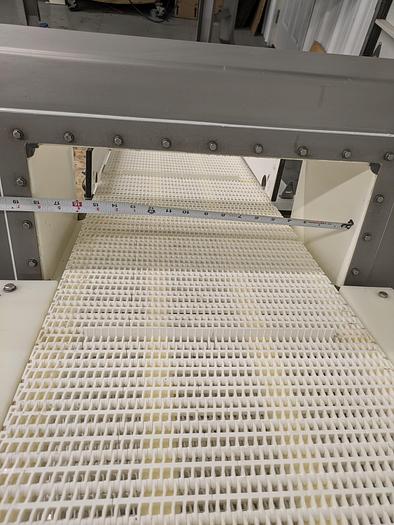 Used safeline metal detector, conveyor, 