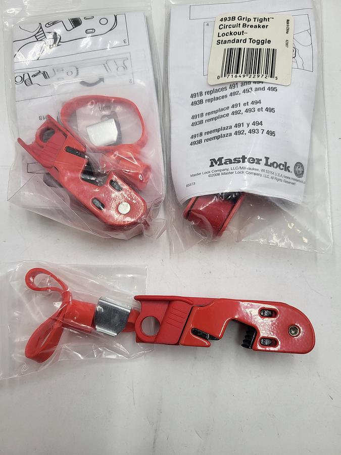 Master Lock 493B Grip Tight Circuit Breaker Lockout Standard Toggle *NEW in bag*