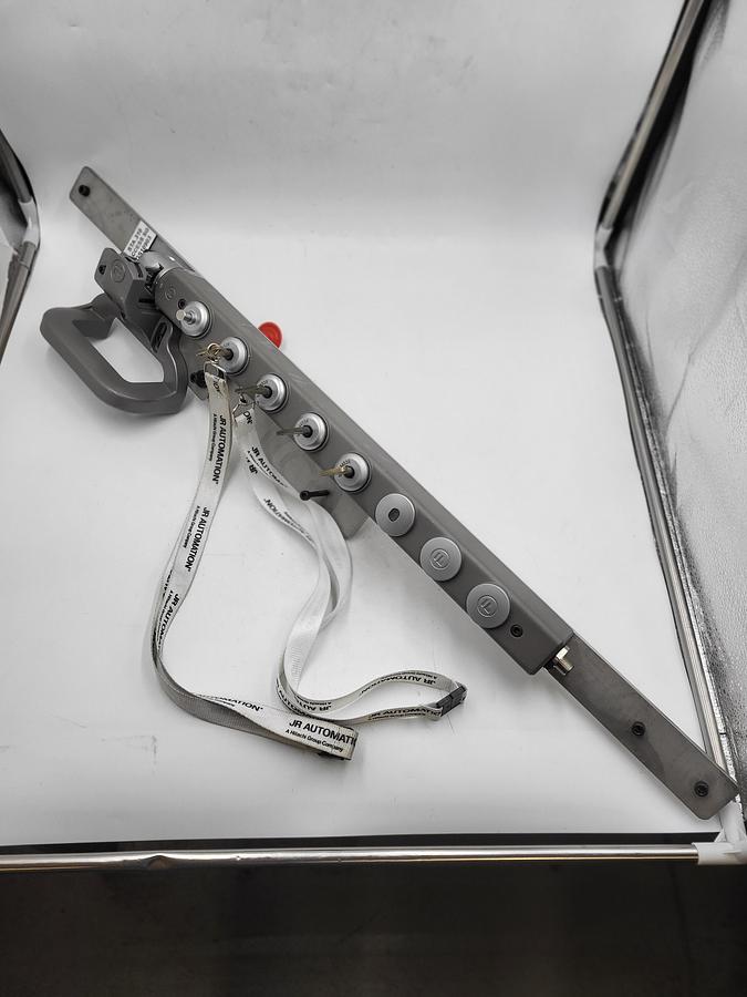 Used Fortress part: THHRXGNGNGNGNSMELEBQM item: 00598444 interlock features a hinged actuator