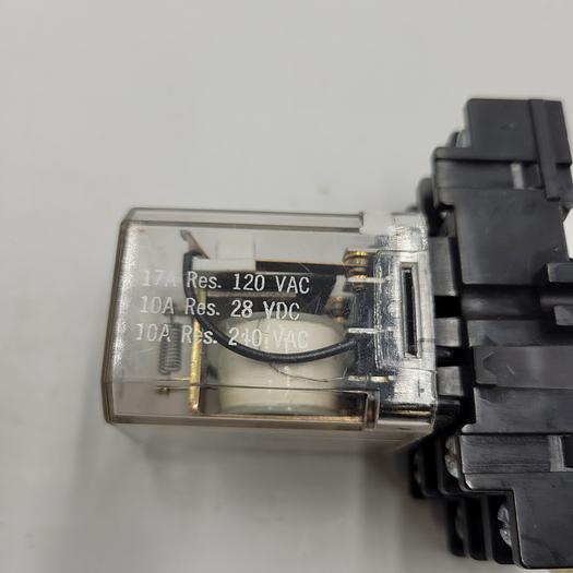 Used 99KUE Relay & Socket base 24VDC