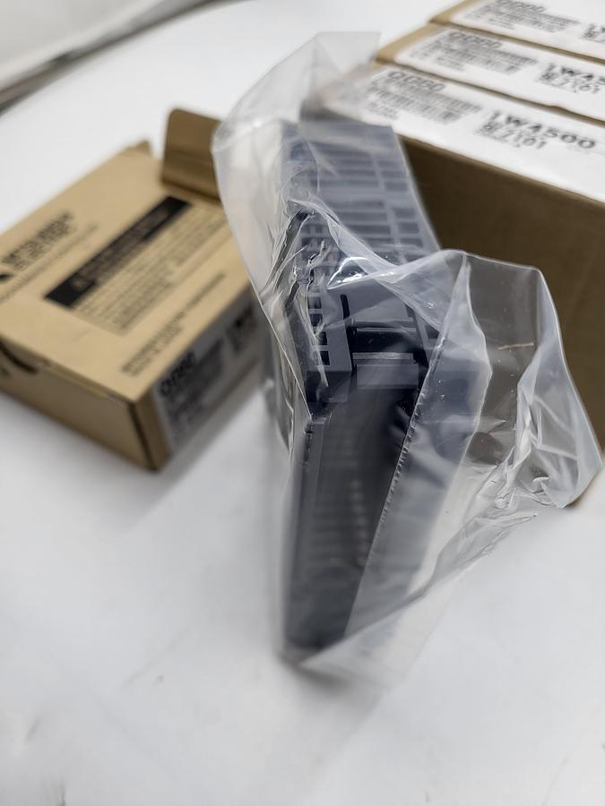 Mitsubishi Electric PLC modular case QG60 1W450021100401 *NEW IN BOX**