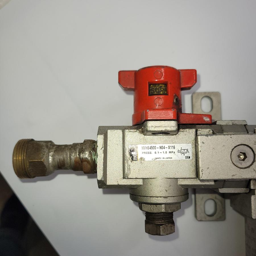 Used SMC pneumatic valve NAR4000-N04 / filter NAF4000-N04D / nav4000-n04-5dz soft start up valve / 3-way nav4500-n04-x116 / muffler block / DC21-26V Valve Coil
