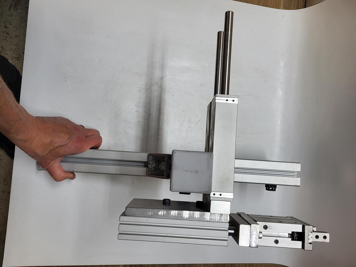 Used SMC WHZ2-20D AIR Gripper / Bimba TB-2050-EFMS / Bimba ET-1275-EM connected to bracket arm