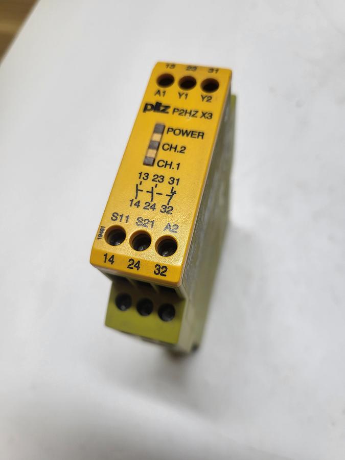 Used Pilz PNOZ P2HZ X3 24VDC