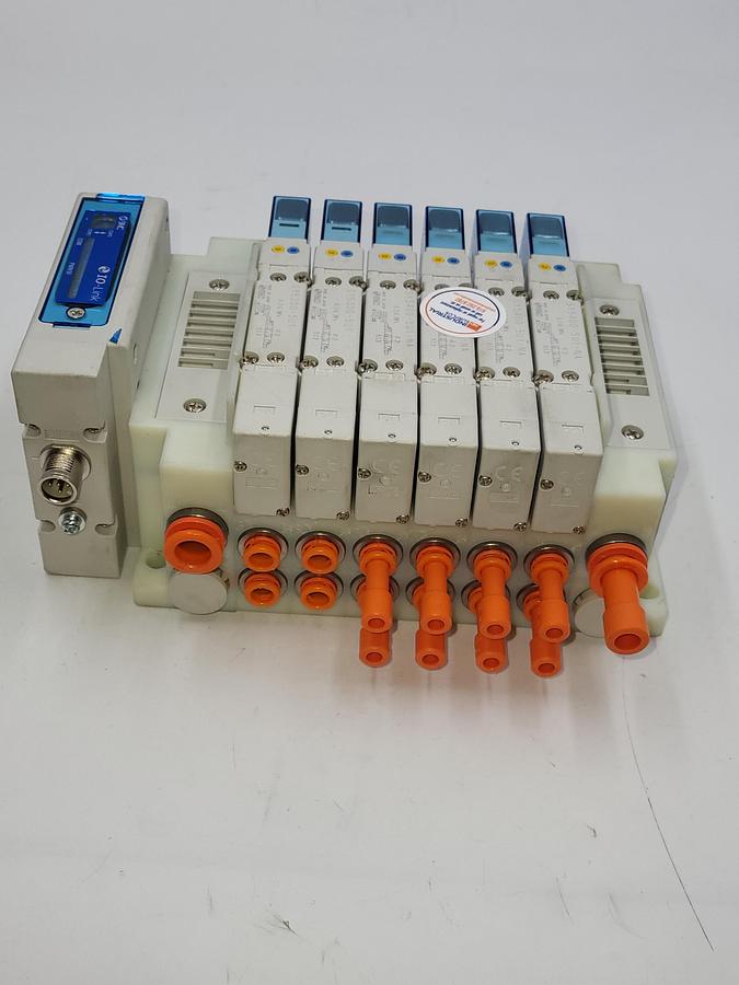 Used SMC SY5-IOL-0-N710RI W/ 6 solenoids SY5300 - 5UI - NA / One: EX260-SIL1 Serial Transmission System output