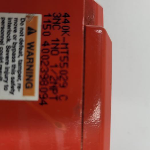 Used ALLEN BRADLEY GUARD MASTER MT-GD2 SAFETY SWITCH 440K-MT55029 C