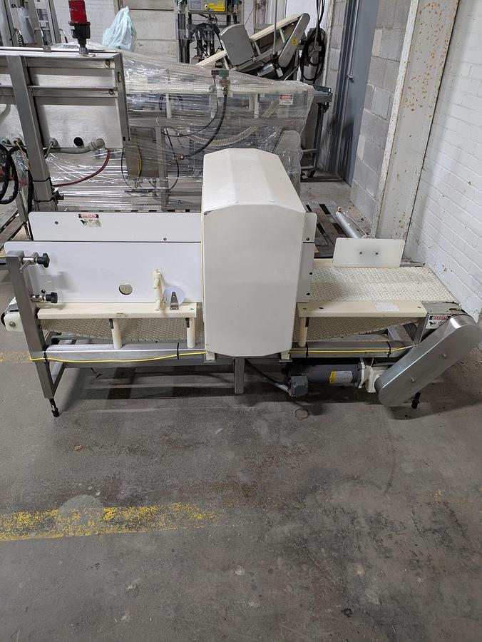 Used safeline metal detector, conveyor, 