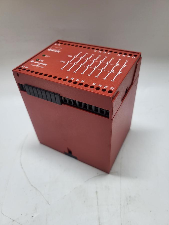 Used Allen-Bradley Guard Master MSR122E 440R-E21358 Ser.A
