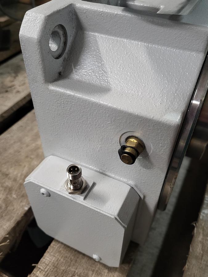 Used Weiss B14P120 motor 5.5AZKA 63L-8T & TC Rotary Indexing Table TC0220T