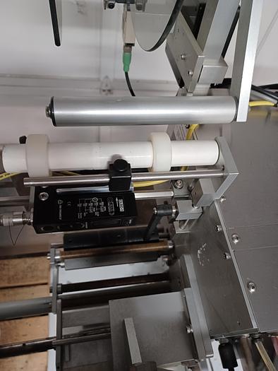 Used l-60 Right hand Labeler Universal labeling systems